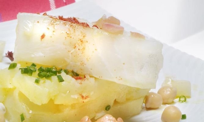 RECETA DIETA MEDITERRÁNEA: ENSALADA DE PATATA Y BACALAO