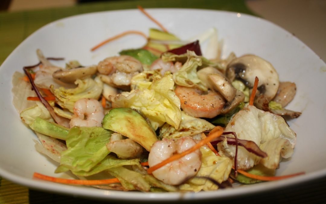 RECETA DIETA MEDITERRÁNEA: ENSALADA DE LANGOSTINOS Y SETAS